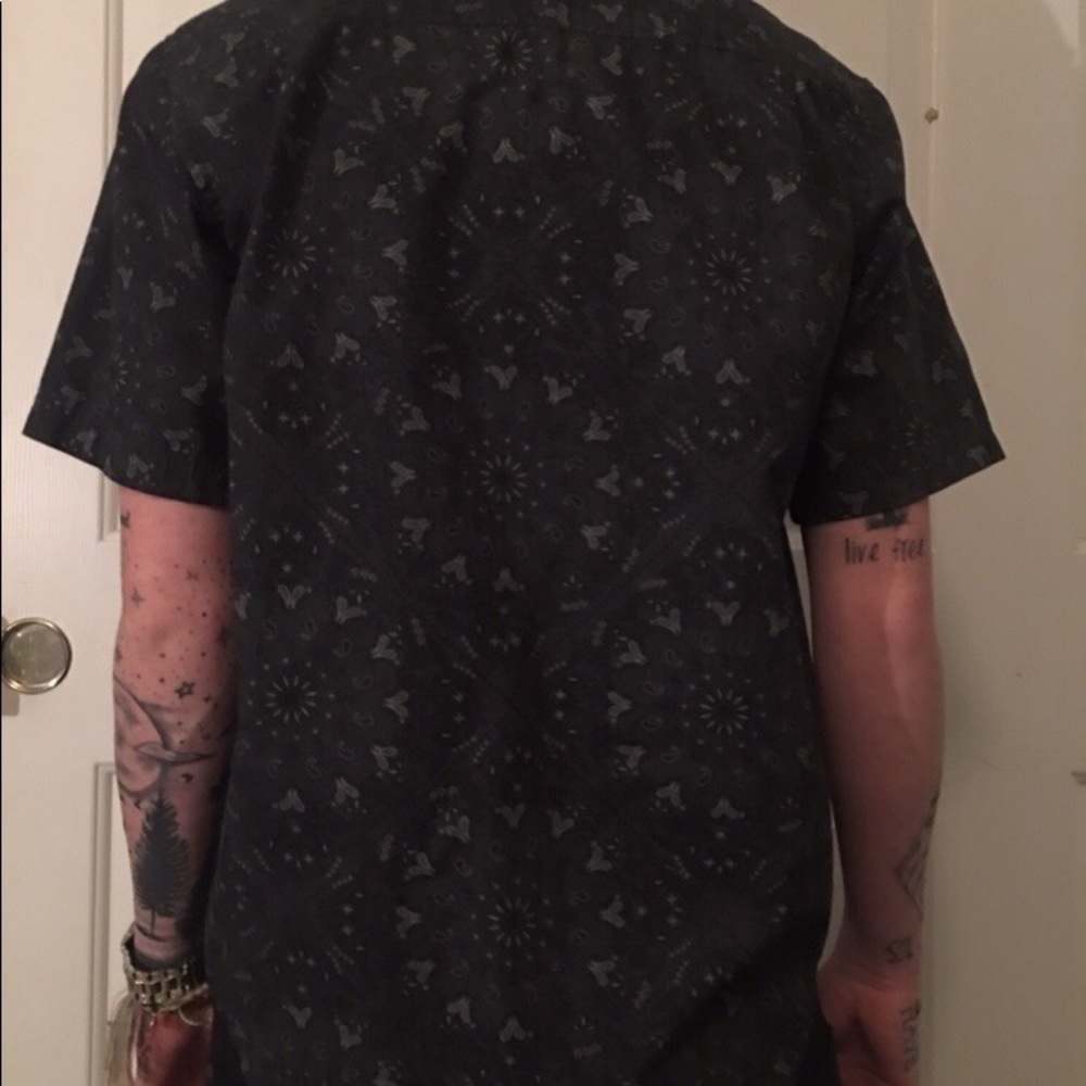 button up - Picture 2 of 3